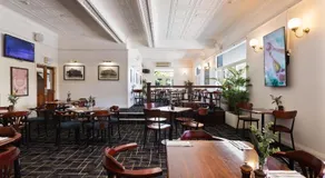 Lambton Park Hotel - Image 3