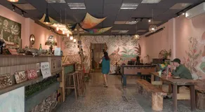 Dulan The Travel Bug Bistro Inn - Image 4