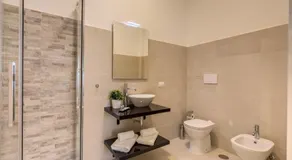 YH SUITE 131 - Image 5