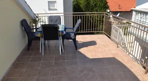 Apartamento vacacional totalmente equipado con barbacoa | Vistas al jardín | Admite perro - Image 3