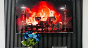 Luxurious New Home Near Airport - Image 1
