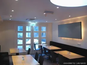 Dutch Design Hotel Vondelpark - Image 3