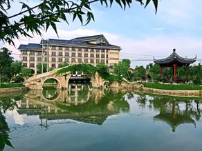 Guanfeng Holiday Hotel - Image 4