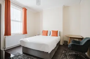 6-Bed Manchester Holiday - Image 2