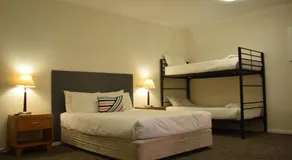 CROWN CBD Hotel - Oil Friendly Price - Image 2