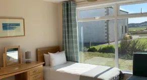 Martyrs Bay Rooms - Image 2
