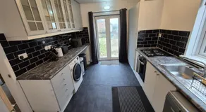 Stunning 4 BedHouse Company Workers Welcome, Parking, Wifi, Netfix - Image 2
