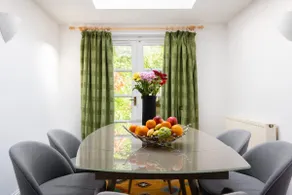 The Heart of Jericho - Bright & Central 2BDR Home with Garden - Image 3