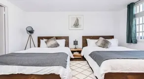 North House - Modern Meets Rustic- 2 Bedroom in Old Quebec - Image 2