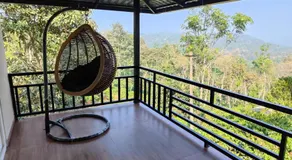 The Cozy Clouds Hill Stay - Image 4