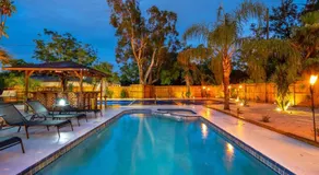 St Petes Beach House 3BR 2BA Sleeps 8 Pool Pickleball Games Grill - Image 3