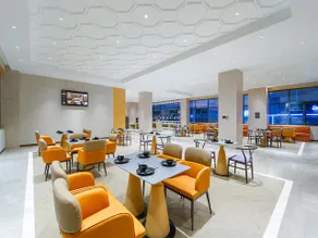 Vienna International Hotel Lingbao Jincheng Avenue City Government - Image 3