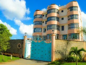 Stardom Hotel - Image 5