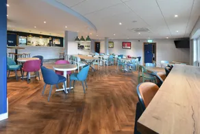 Travelodge Ashford - Image 2