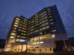 Whiz Prime Hotel Megamas Manado - Image 5