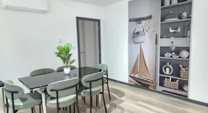 Elegant 2-Bed Apartment with AC, Sleeps 5, Private Garden, Free Parking, Netflix, WiFi, New build - Image 4