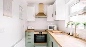 Designer 4-Bed Home in the Heart of Belfast - Image 3