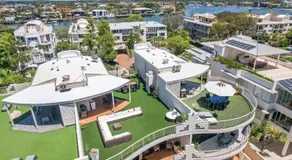 Mirra Chana Beachfront Apartments Mooloolaba - Image 2