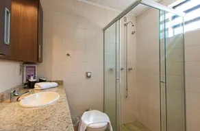 CASA LAGO NEGRO · CASA 5 DORMITORIOS JUNTO AO LAGO NEGRO! - Image 1