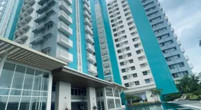 Lux 1BDM Exec Condo w Balcony, Mesavirre Bacolod - Image 4