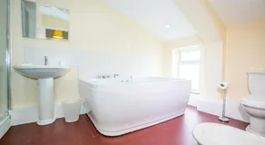 The Brown Horse Hotel - Image 2