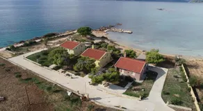 Minies Beach Villas - Image 5