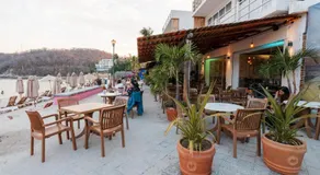 La Playa Suites Hotel Ocean Front - Image 4