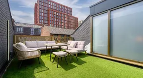 Stunning Luxury Townhouse in Centre of Manchester - Image 4