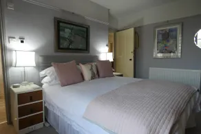 Kentwood Guest House - Image 2