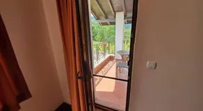 Двете къщи в планината - Image 4