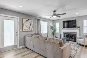 Gorgeous Pool Home - 5 Min from San Marco - Image 4