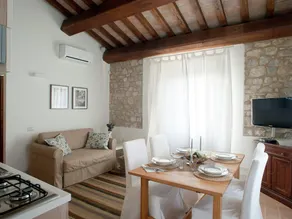 Holiday Home in Foligno with Pool  Garden - Image 4