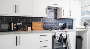 Big 4-Bed House in Haydock Ideal for Work Crews - Image 4