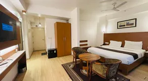 Golden Pent House - Image 5