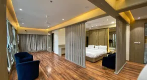 Hotel Royal Bistro - Image 2