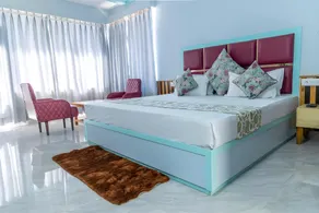 Apple Flower Hotel - Personal Balcony, Lift, Garden and Mountain View - Image 2