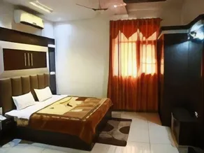 Hotel 4 Seasons - Image 2