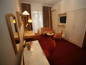 Golden Inn Hotel - Image 2