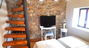 Stone house Castellum - Image 2