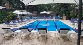 GARDEN HOTEL - Image 2