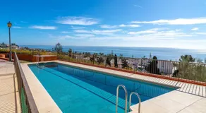 Adosado con vistas al mar desde la piscina con BBQ - Image 3