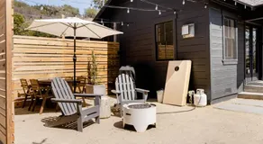 Wild Hair Studio-Stylish Farm Stay w EV charger - Image 4