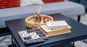3 Bedrooms Luxury Apartment with Free Street Parking and Fast WiFi - Image 3