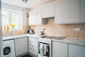 Dog Friendly, 2Bed House Sleeps 6, Garden, Parking - Image 4