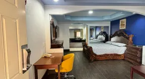 Raintree Inn and Suites - Image 5