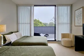 Family-Friendly 3 Levels Architect Home Near Airport Beach Sydney City FREE City Parking & Airport Pickup Available - Image 2