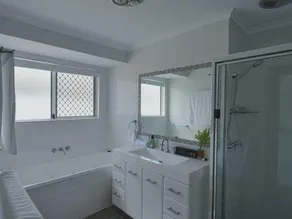 waterfront Cosy Getaway - Image 2