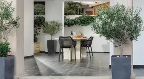 Historical Old Town Luxury Apartment - Image 5