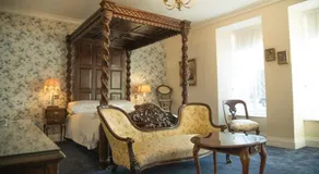 The Royal - Image 2