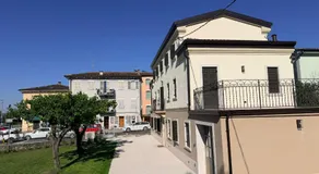 VILLA SUNFLOW Luxury Suites - Image 2